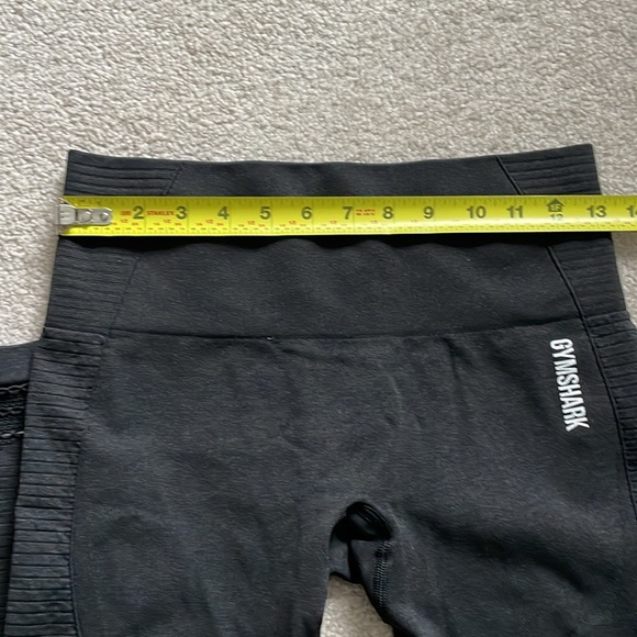 GYMSHARK -black pants, detailed lace work cuffs, ribbed on sides, smooth center - Picture 6 of 6